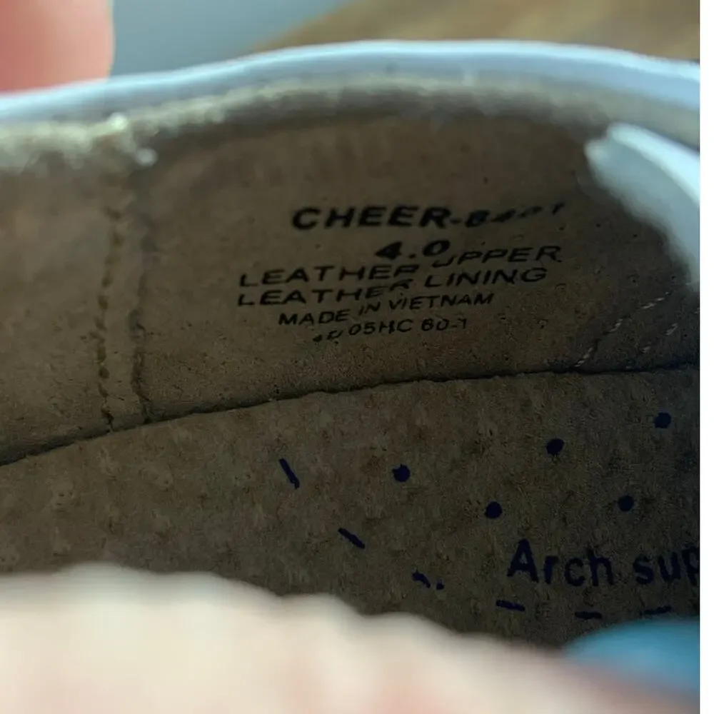 Footmates Cheer Saddle oxfords size 4W‎
